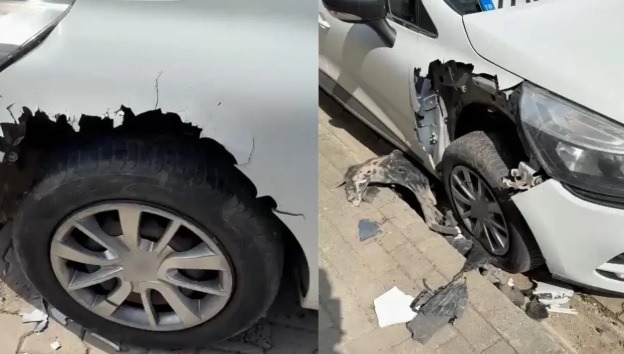 SOKAK KÖPEKLERİ PARK HALİNDEKİ OTOMOBİLLERİ PARAMPARÇA ETTİ