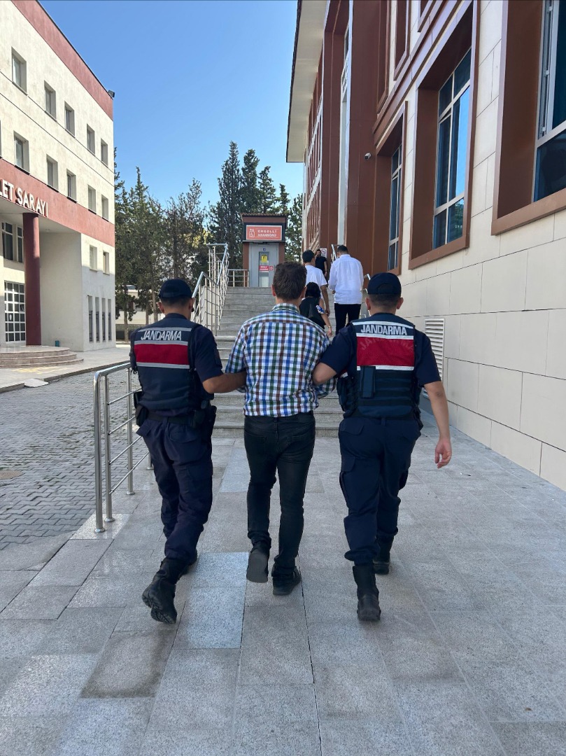 FETÖ FİRARİSİ ÇINARCIK'TA YAKALANDI