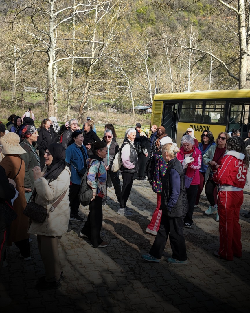 DÜNYA SAĞLIK GÜNÜ'NDE ÇINARCIK'TA KADINLAR SAĞLIK İÇİN DOĞAYA ADIM ATTILAR