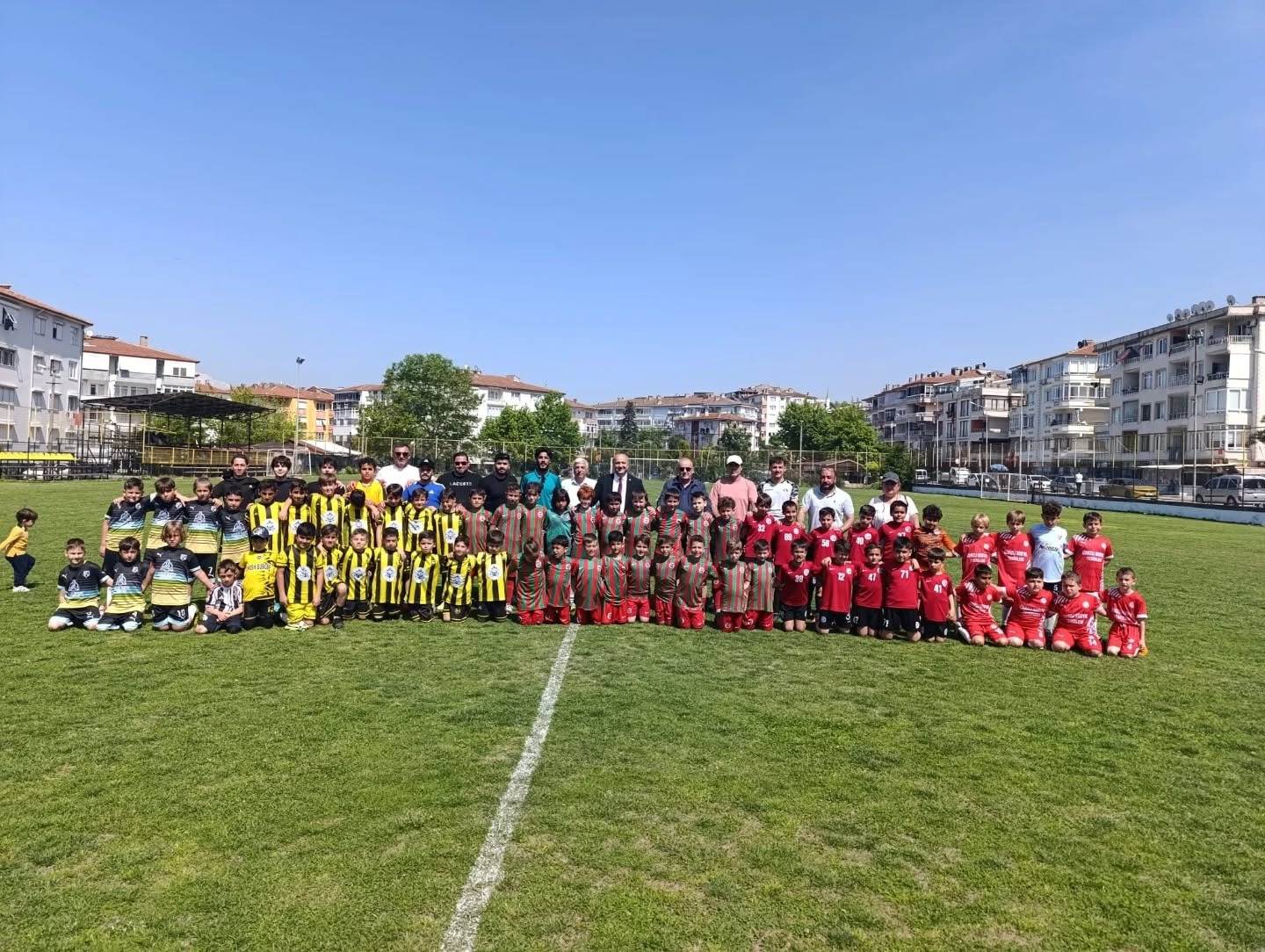 ÇINARCIK'TA FUTBOL TURNUVASI HEYECANI